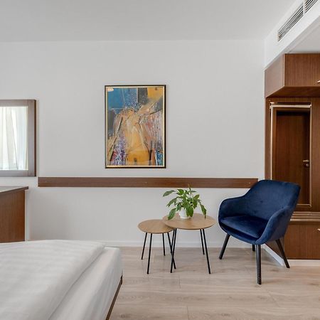 Hotel Antares Братислава Экстерьер фото
