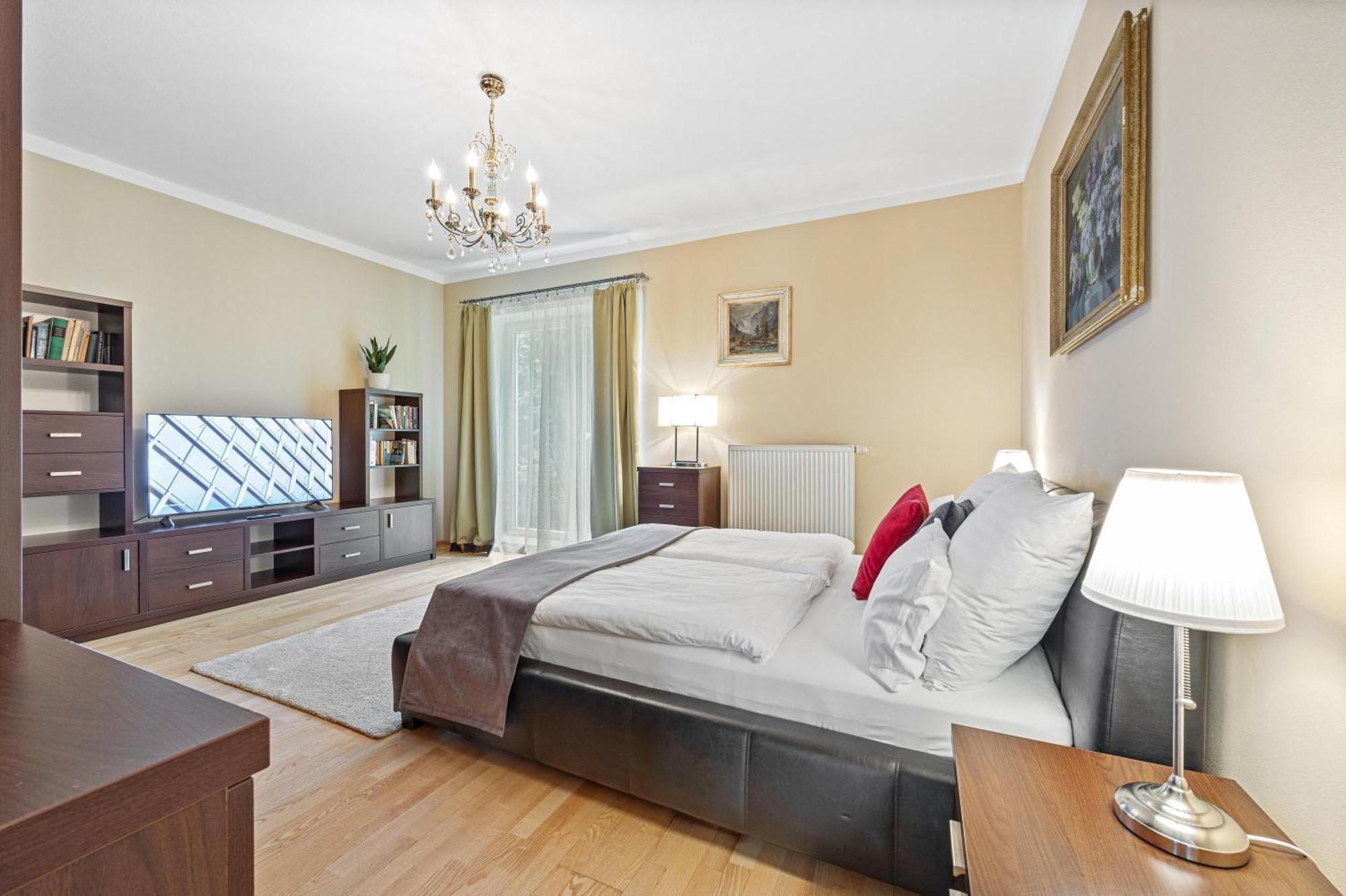 Hotel Antares Братислава Экстерьер фото