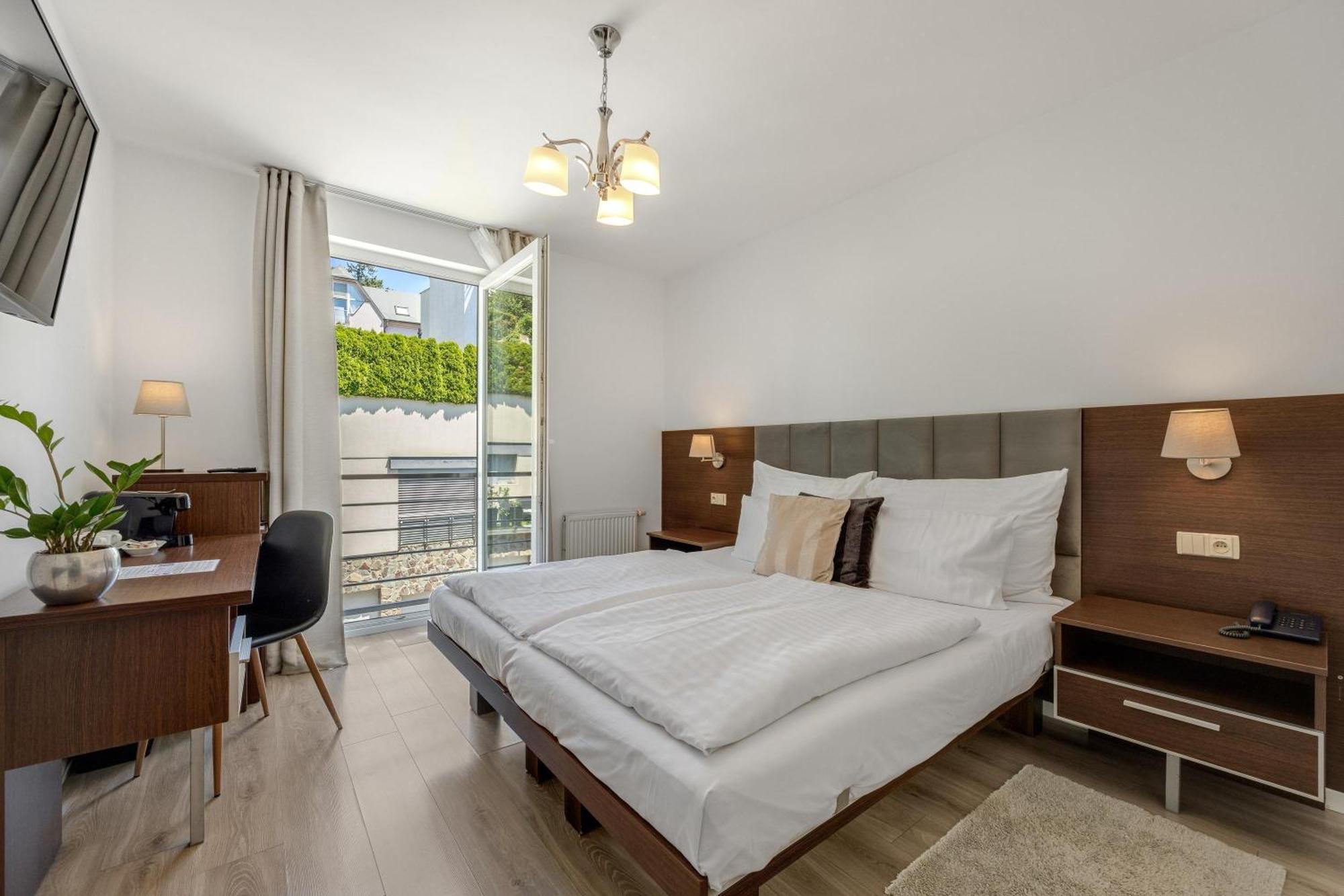 Hotel Antares Братислава Экстерьер фото