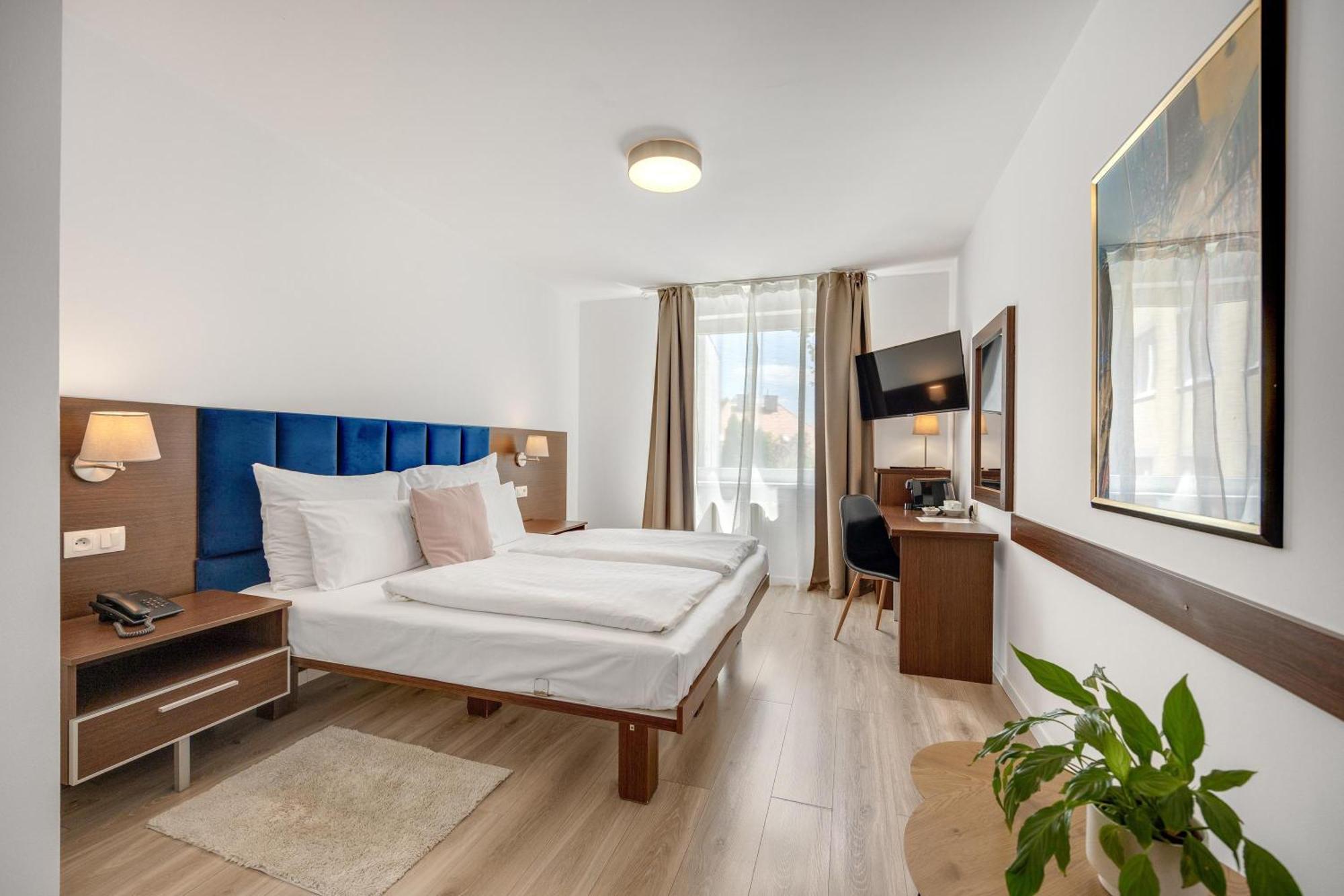 Hotel Antares Братислава Экстерьер фото