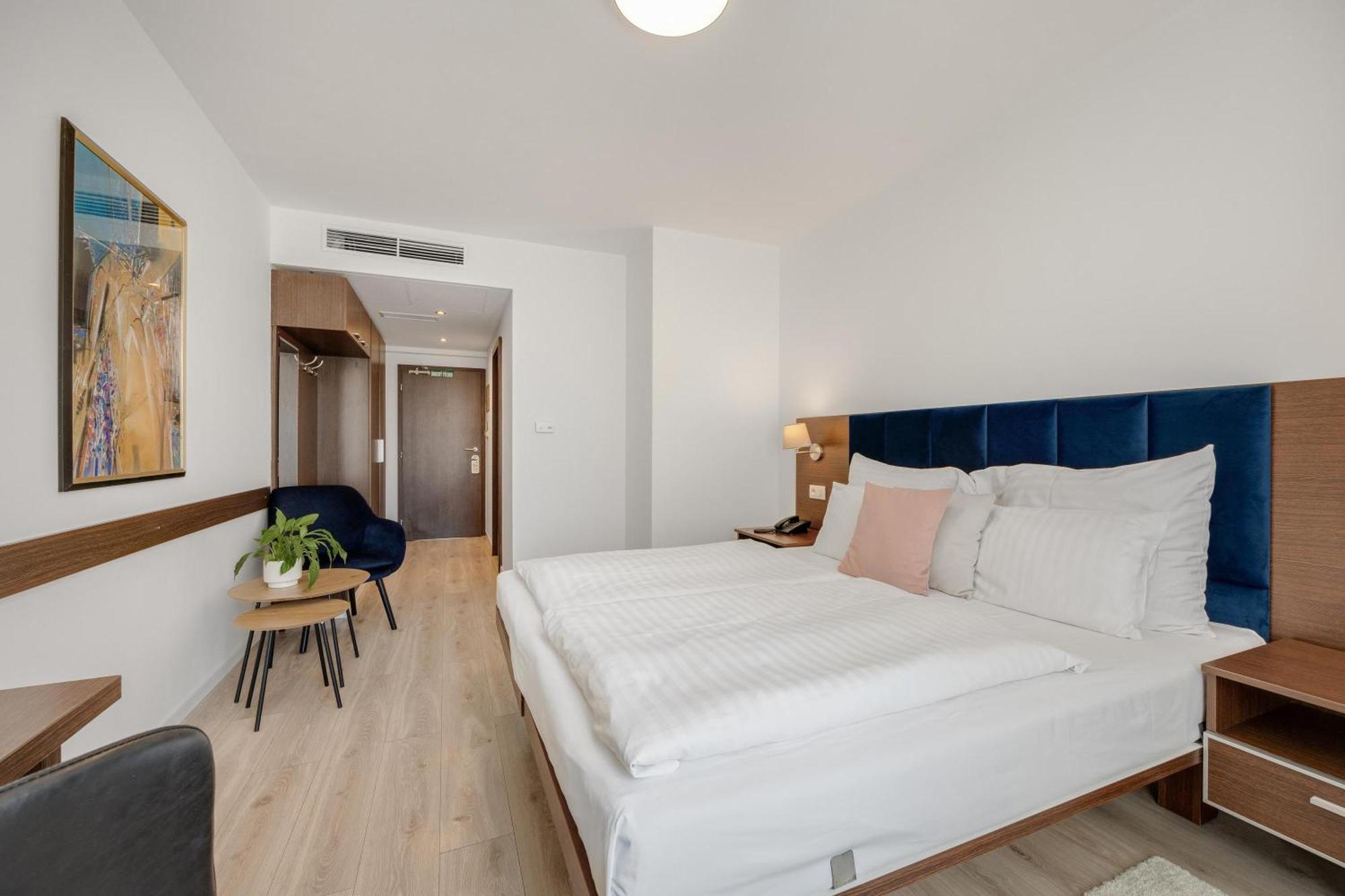 Hotel Antares Братислава Экстерьер фото