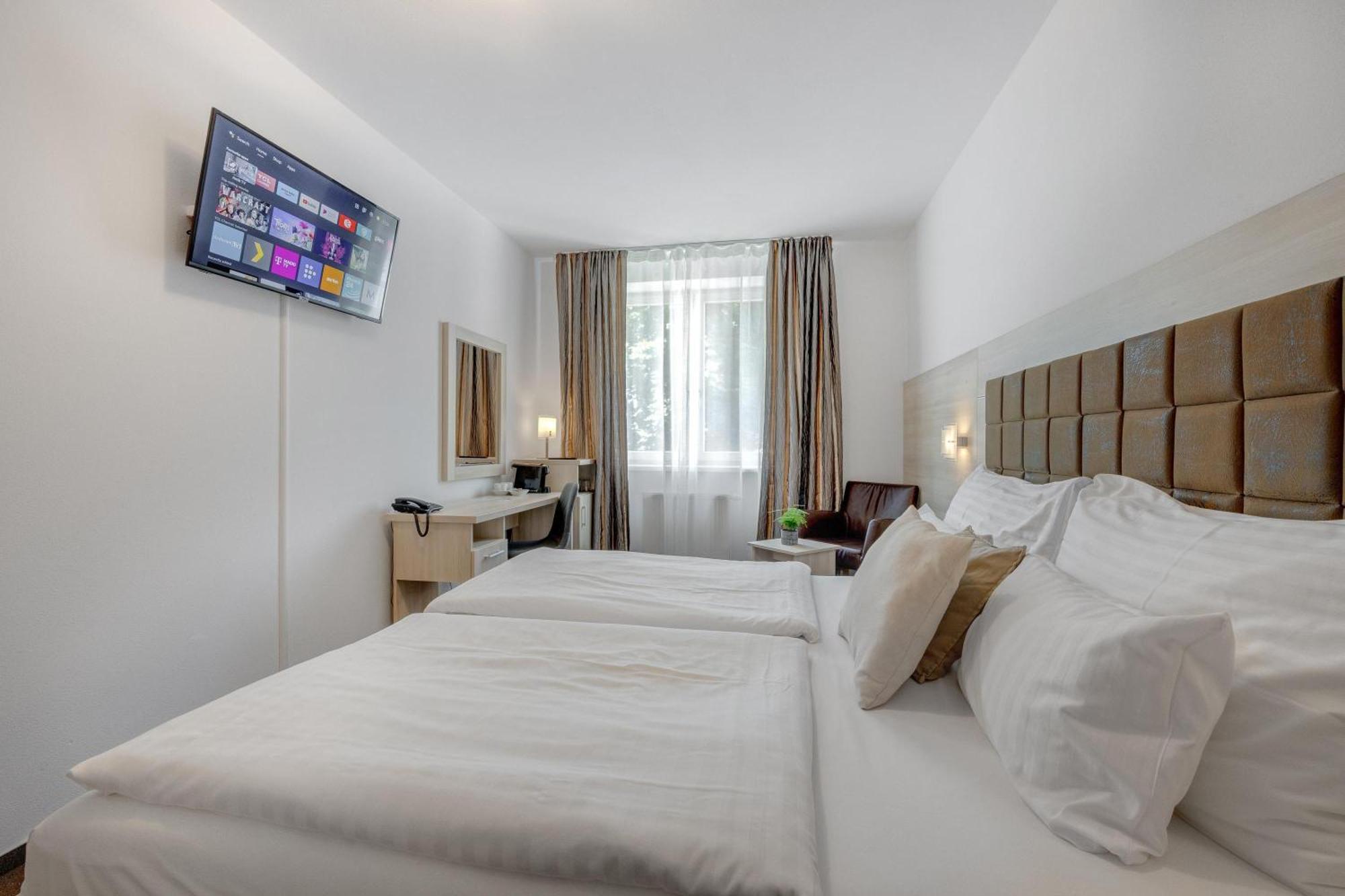 Hotel Antares Братислава Экстерьер фото