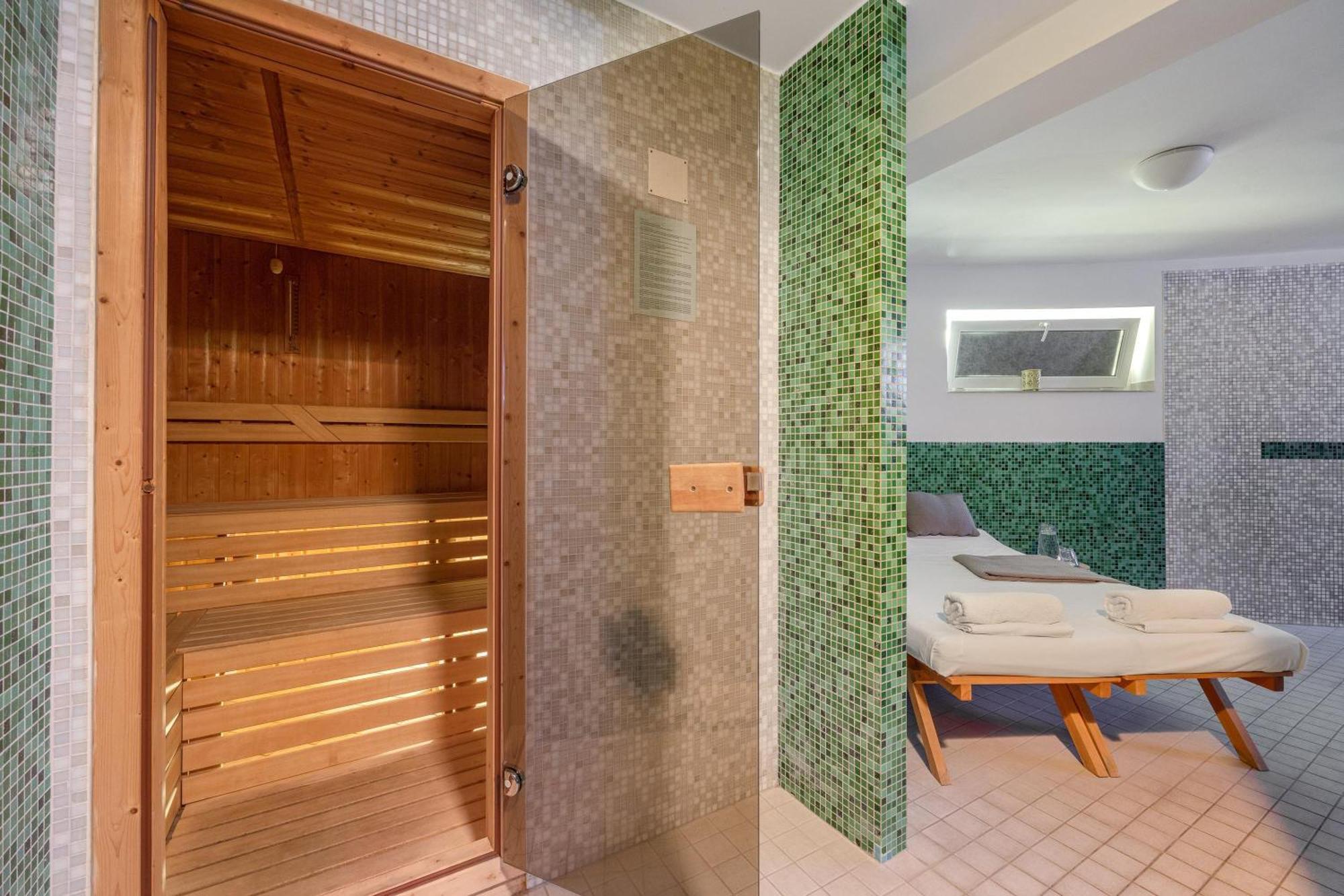 Hotel Antares Братислава Экстерьер фото