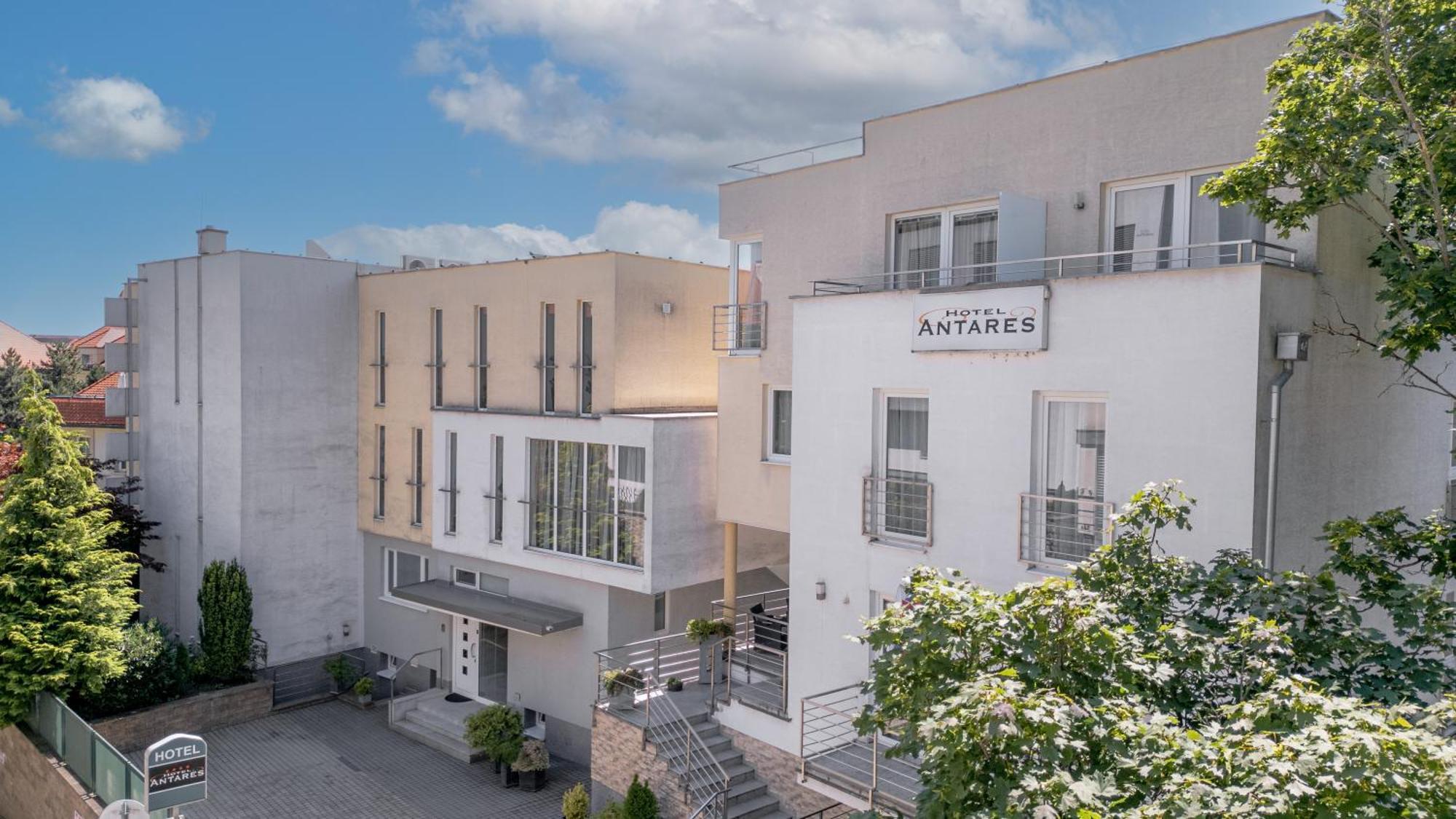 Hotel Antares Братислава Экстерьер фото