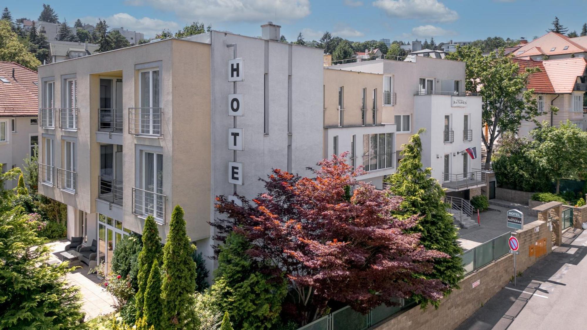Hotel Antares Братислава Экстерьер фото
